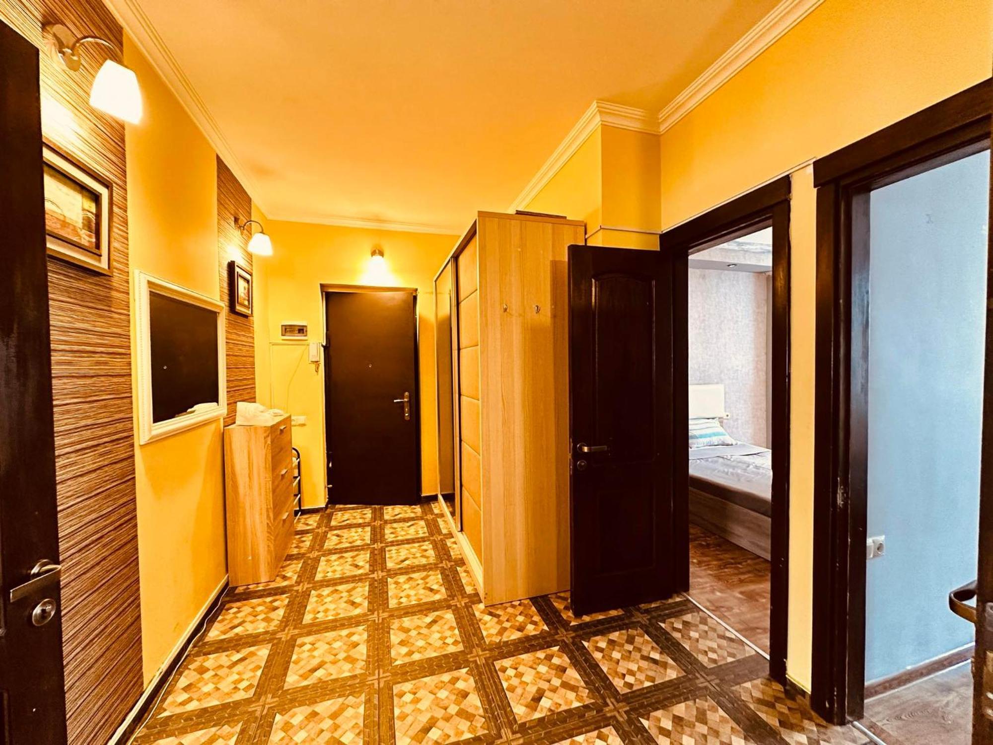 Apt On Gorgasali 94 Apartamento Batumi Exterior foto
